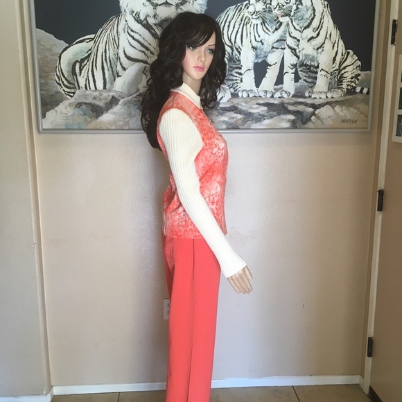 St. John Sport Set Jacket/Pants Size 6. - Picture 2 of 8